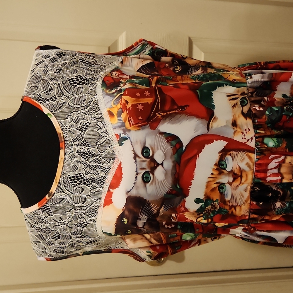 Beautiful, Vibrant Christmas Cat Dress, Size Large ❤️🎅🐱🤶❤️ - Picture 2 of 16